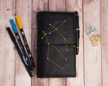 Cargar imagen en el visor de la galería, Zodiac - Traveler's Notebooks Veganos