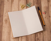 Cargar imagen en el visor de la galería, Pack de 3 cuadernos - Kraft